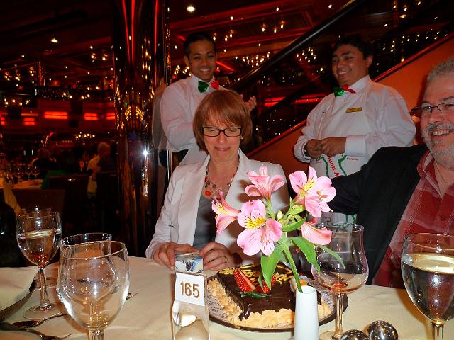 TU057.jpg